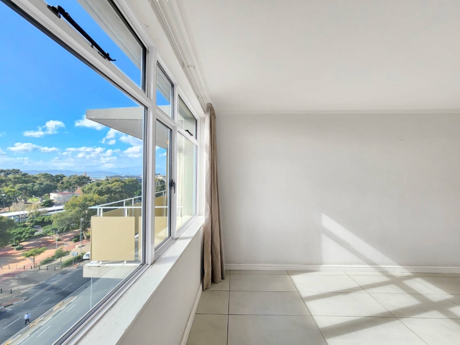 To Let 2 Bedroom Property for Rent in Green Point Western Cape
